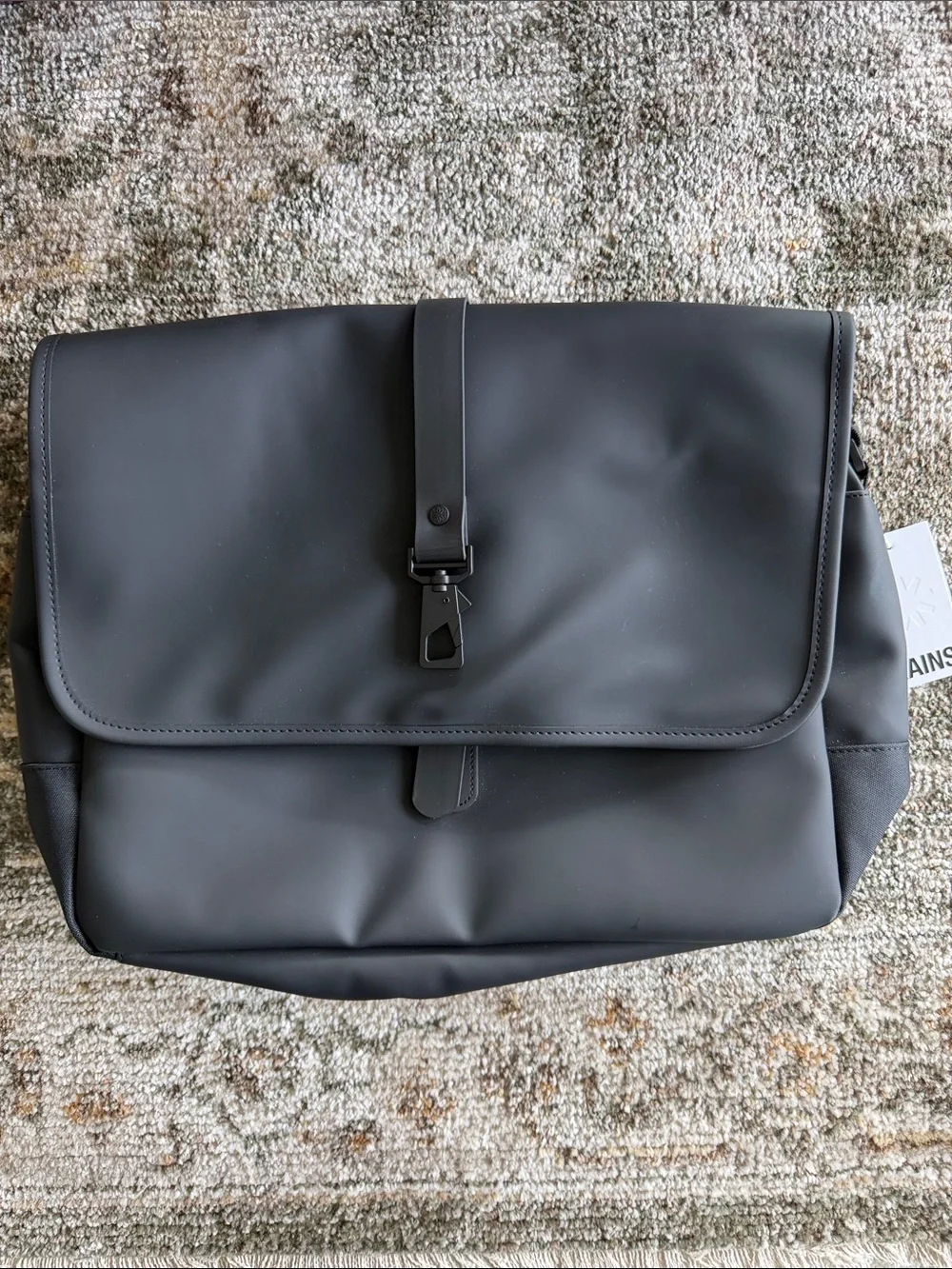 RAINS Messenger Bag W3 Black Waterproof Laptop Commuter Bag NWT